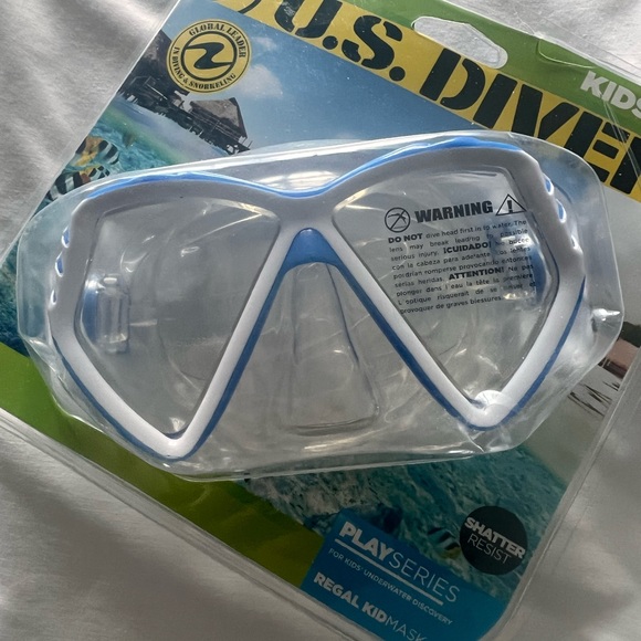 - NIP AQUA LUNG US DIVER PLAY SERIES KIDS MASK - REGAL KID MASK- 4 + - Picture 5 of 5